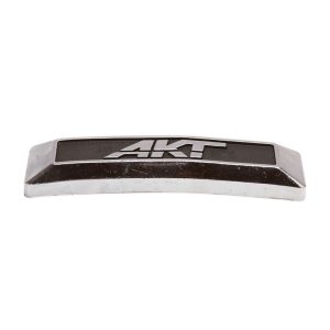 EMBLEMA FRONTAL – AKT 100/AKTSMART 110-AKT 125 CROM
