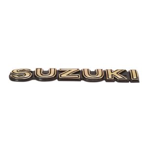 EMBLEMA TANQUE – SUZUKI AX 100/GN 125 DORADO